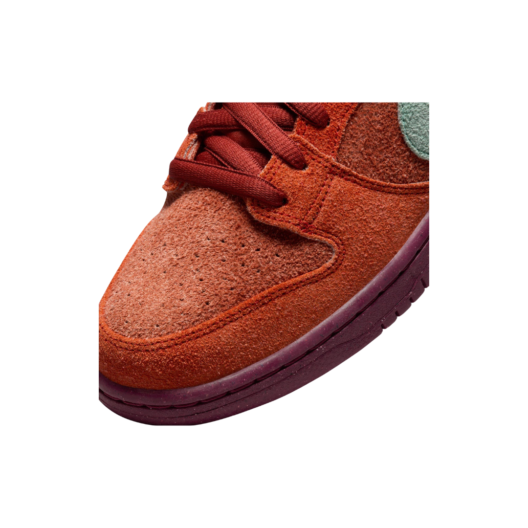 Nike SB Dunk Low Mystic Red Rosewood