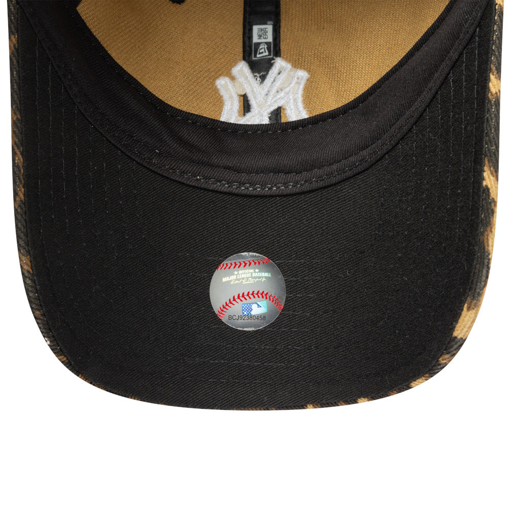 FEMALE OUTLINE LEOPARD 9TWENTY®  NEW YORK YANKEES BLK