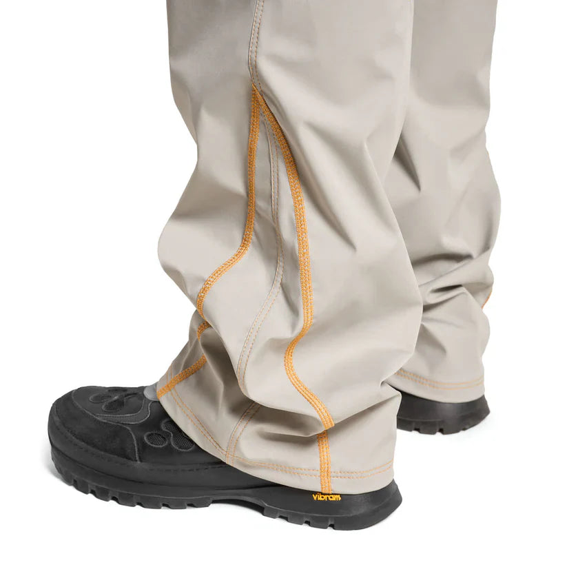 Pantalón Gris Overlocked